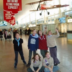 foto met vliegtuig2 - Scouts en Gidsen Zaventem 